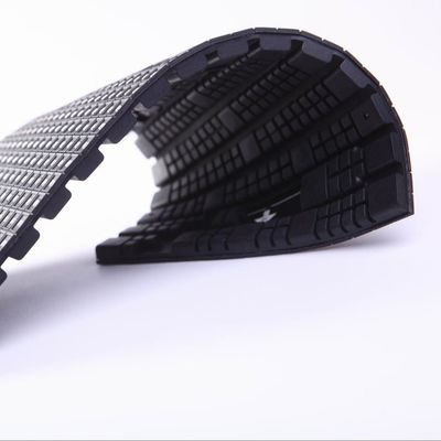 A tela flexível de LED pode ser dobrada 140° para atender a várias formas, como cilindro, arco interno, espiral, etc.