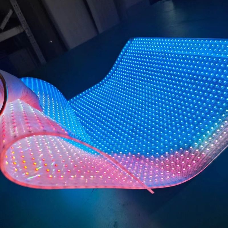 Ecrã de LED cristalino com taxa de atualização de 1920/3840Hz e vida útil de 100000 horas